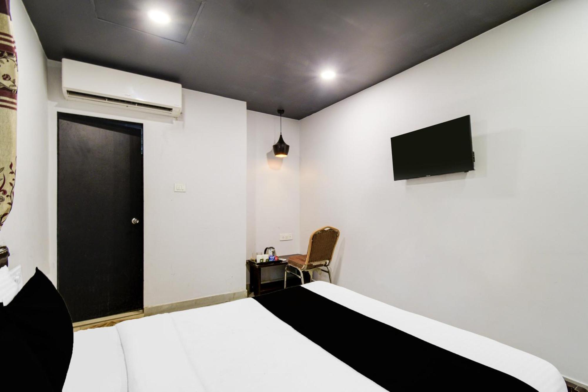 Super Townhouse Alwal Road Hotel Trimulgherry ภายนอก รูปภาพ